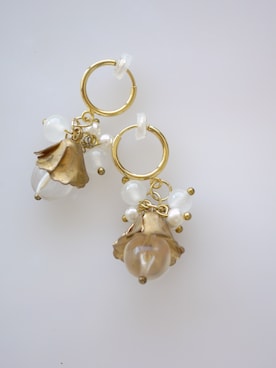 「tone（トーン）の【flua】【vintage accessory】ヴィンテージ  ガラスビーズ 小花 イヤリング（イヤリング、ゴールド系）」を使った、flua vintageさん（レディース・152cm）の秋コーディネート