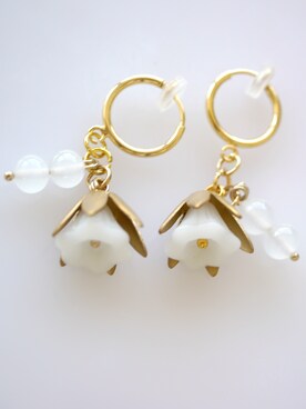 「tone（トーン）の【flua】【vintage accessory】ヴィンテージ  ガラス小花 イヤリング（イヤリング、ゴールド系）」を使った、flua vintageさん（レディース・152cm）の秋コーディネート