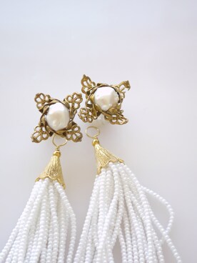 「tone（トーン）の【flua】【vintage accessory】ブライダル 2way  淡水パール ヴィンテージ  コットンフラワー ロングビーズタッセル ピアス（ピアス（両耳用）、ゴールド系）」を使った、flua vintageさん（レディース・152cm）の秋コーディネート