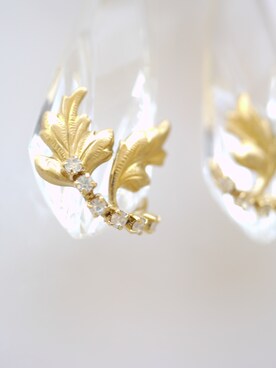 「tone（トーン）の【flua】【vintage accessory】ブライダル 2way   ヴィンテージ クリスタル パール ピアス（ピアス（両耳用）、ゴールド系）」を使った、flua vintageさん（レディース・152cm）の秋コーディネート