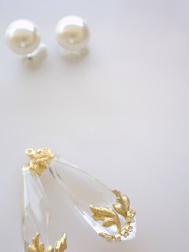 「tone（トーン）の【flua】【vintage accessory】ブライダル 2way   ヴィンテージ クリスタル パール ピアス（ピアス（両耳用）、ゴールド系）」を使った、flua vintageさん（レディース・152cm）の秋コーディネート