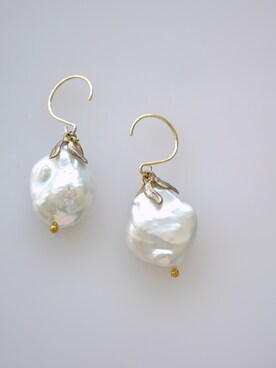 「tone（トーン）の【flua】【vintage accessory】淡水パール オーロラパール ゴールドリーフ ピアス（ピアス（両耳用）、ゴールド系）」を使った、flua vintageさん（レディース・152cm）の秋コーディネート