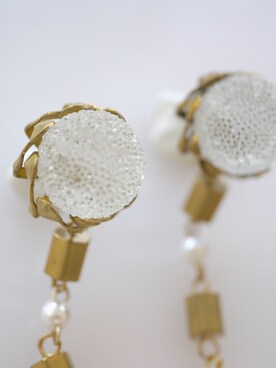 「tone（トーン）の【flua】【vintage accessory】ヴィンテージ  クリスタル パールチェーン ピアス（ピアス（両耳用）、ゴールド系）」を使った、flua vintageさん（レディース・152cm）の秋コーディネート