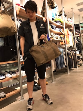 「Samsonite Red（サムソナイトレッド）のアイテム」を使った、muneさん（メンズ・180cm）の夏コーディネート