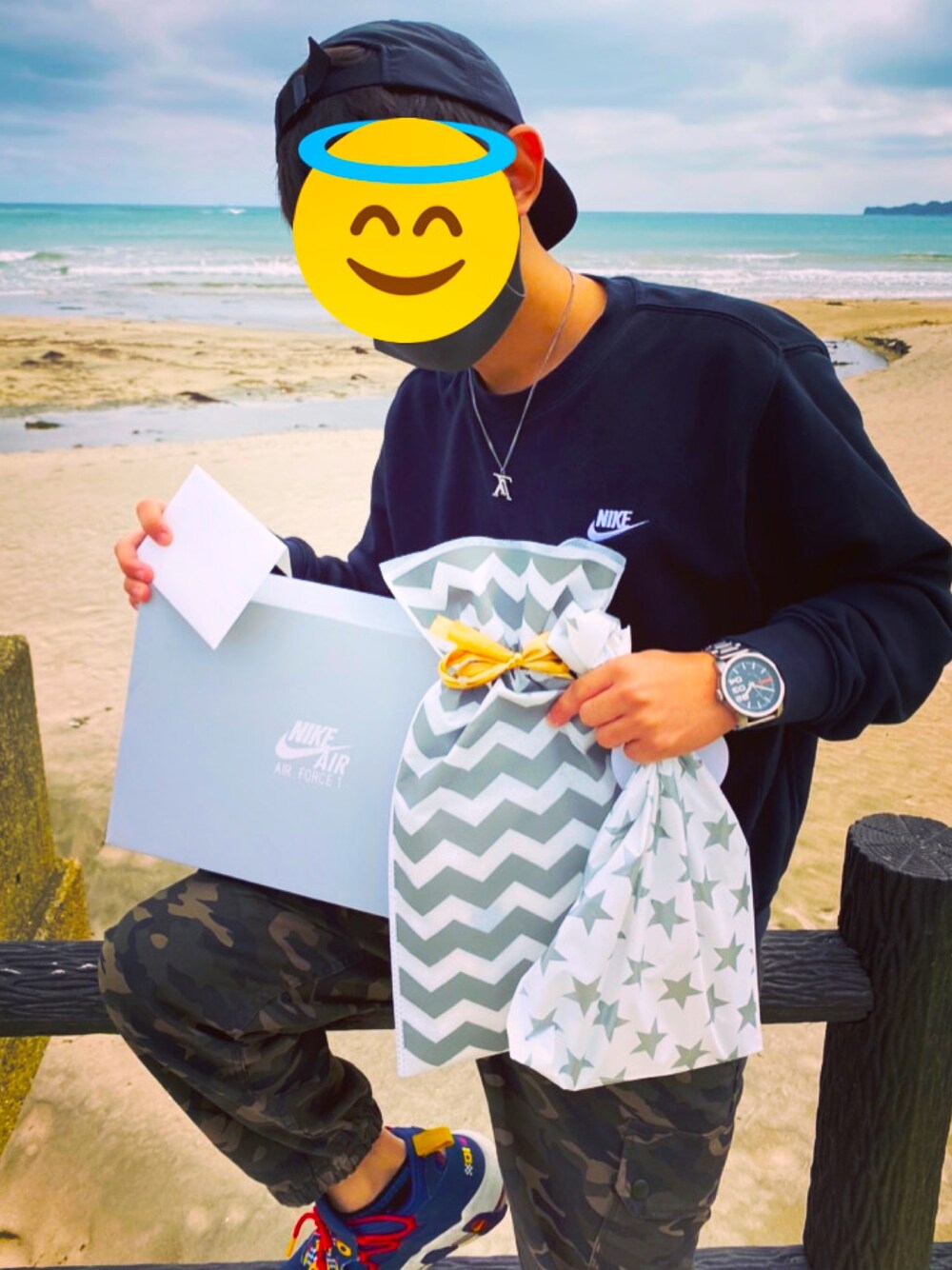 「カーゴパンツ、NIKE、atoms、Diesel、迷彩柄、LouisVuitton」｜「DIESELのアイテム（アナログ腕時計、シルバー系）」を使った、しまぴーさん（メンズ・170cm）の春コーディネートの1枚目の写真