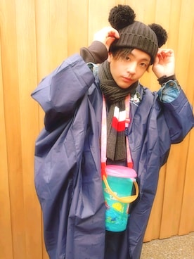 「TOMMY HILFIGER（トミーヒルフィガー）のアイテム（マフラー）」を使った、atkさん（メンズ・171cm）の春コーディネート