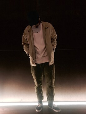 「LESS（レス）のアイテム（パンツ）」を使った、王士賓さん（メンズ・182cm）の秋コーディネート