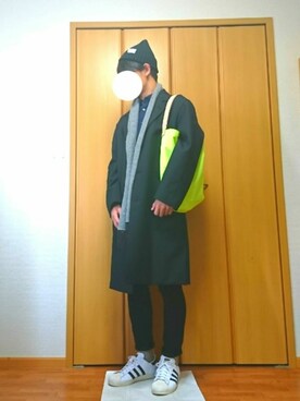 「ネオンカラー」｜「アイテム（チェスターコート）」を使った、hasuさん（メンズ・173cm）の秋コーディネート