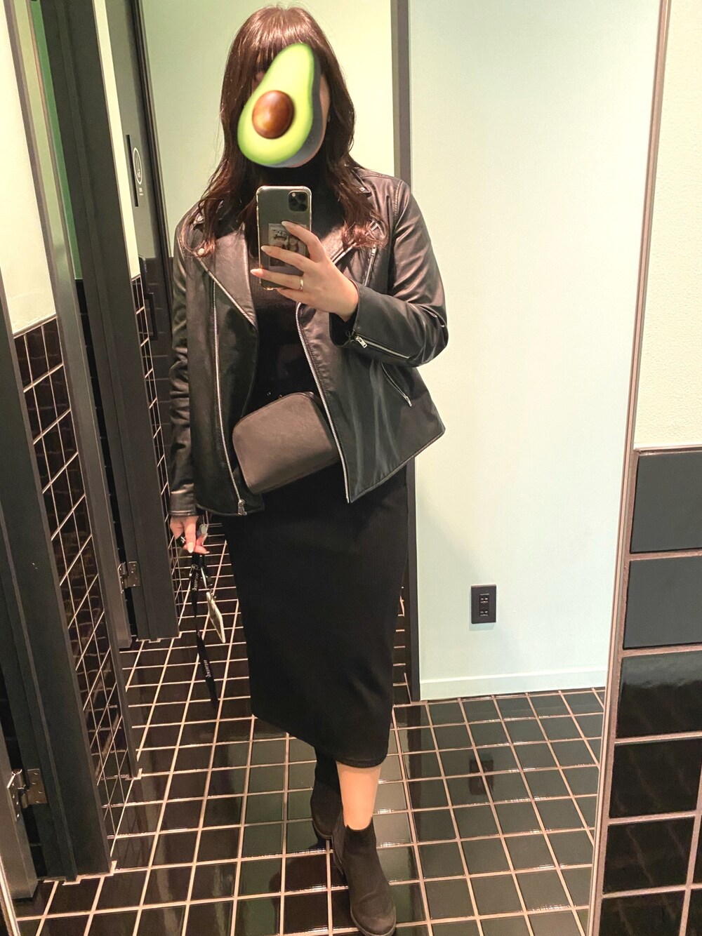「今日のコーデ、プチプラ、おしゃれさんと繋がりたい、UNIQLO、ぽっちゃり、きれいめカジュアル」｜「UNIQLOのアイテム（ライダースジャケット、ブラック系）」を使った、Nanaさん（レディース・169cm）の春コーディネートの1枚目の写真