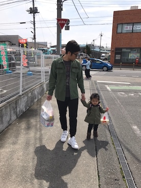「UP START（アップスタート）のアイテム（パンツ）」を使った、すっぴーさん（メンズ・174cm）の春コーディネート