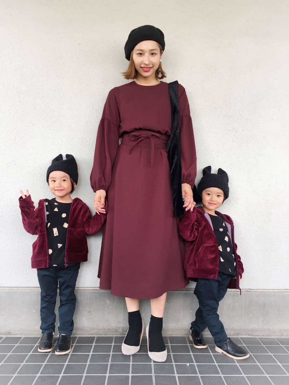 「秋コーデ、親子コーデ、双子コーデ、ママコーデ、キッズコーデ、ユニクロ、GU、プチプラコーデ、ワンピース、ボルドー」｜「GUのアイテム（ワンピース、パープル系）」を使った、haku♡sakuさん（キッズ・100cm）の秋コーディネートの1枚目の写真