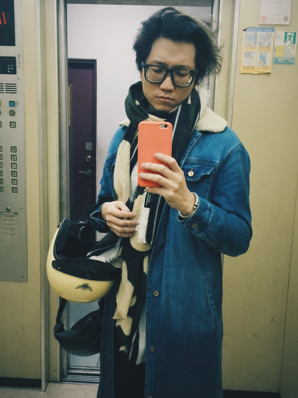 「ZARAのアイテム（ジャケット/アウター、ブルー系）」を使った、Jimi Wangさん（メンズ・175cm）の冬コーディネートの1枚目の写真
