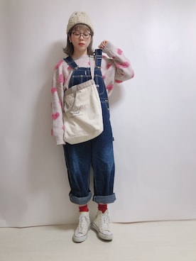 「赤い靴下」｜「アイテム（サロペット/オーバーオール）」を使った、☆★gizmo★☆さん（レディース・159cm）の冬コーディネート