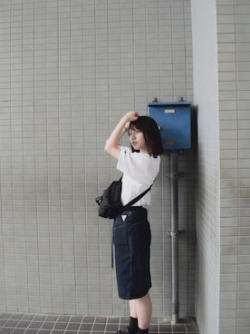 「Guess（ゲス）のアイテム（スカート）」を使った、加藤菜穂子さん（レディース・157cm）の夏コーディネート