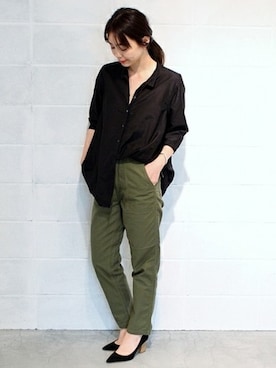 「カーキパンツ」｜LUCYさん（レディース・163cm）の夏コーディネート