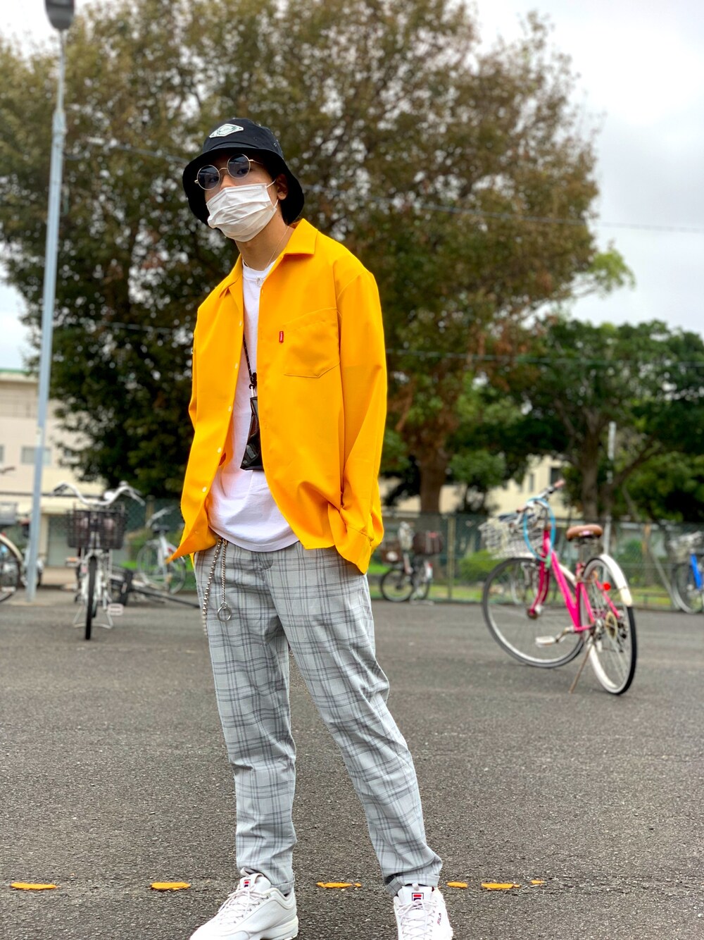 「チェックパンツ、カジュアルコーデ、おしゃれさんと繋がりたい、いいね、save、フォローお願いします🤑、秋のコーデ、シャツスタイル、バケットハット、スニーカー、チェック柄に恋してる、サングラス」｜「ZARAのアイテム（パンツ、グレー系）」を使った、RIKUさん（メンズ・171cm）の秋コーディネートの1枚目の写真