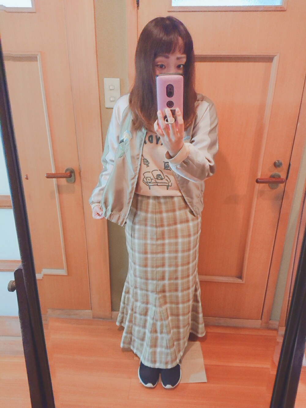 「POU DOU DOUのスーベニアジャケット（ブルゾン、グリーン系）」を使った、ユーリさん（レディース・152cm）の秋コーディネートの1枚目の写真
