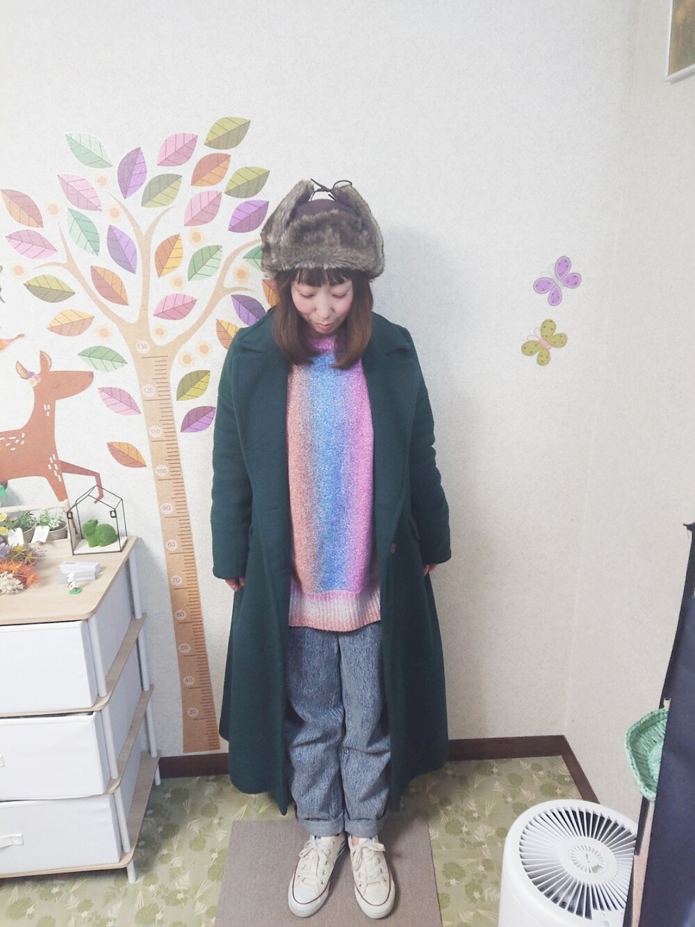 「studio CLIPのフェイクファーパイロットハット（キャップ、ブラウン系）」を使った、ユーリさん（レディース・152cm）の冬コーディネートの1枚目の写真