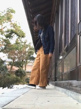 「キャメル」｜「アイテム（デニムジャケット）」を使った、マポさん（レディース・156cm）の春コーディネート
