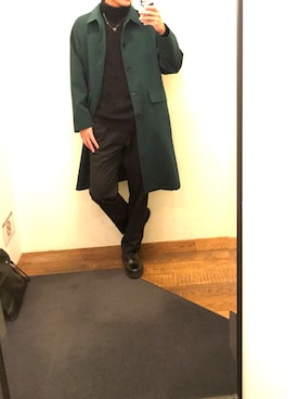 「緑」｜「アイテム（ステンカラーコート）」を使った、あんしゅーさん（メンズ・177cm）の冬コーディネート