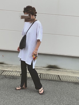 「モノトーンコーデ」｜「アイテム（ビーチサンダル）」を使った、めそさん（レディース・157cm）の夏コーディネート