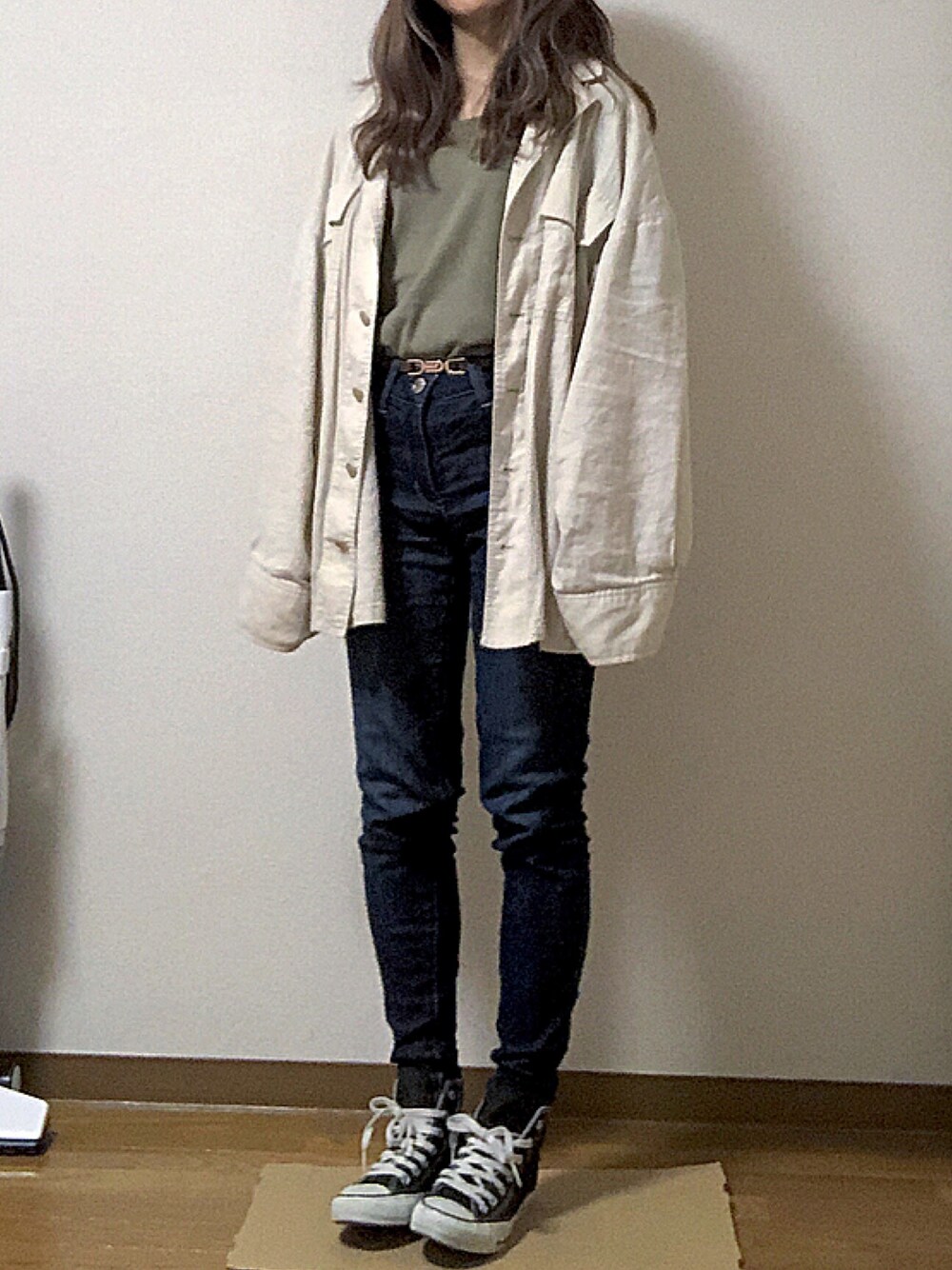 「秋コーデ」｜「SLYのGATHER PUFF SLEEVE TOPS（Tシャツ/カットソー、グリーン系）」を使った、hannaさん（レディース・154cm）の秋コーディネートの1枚目の写真