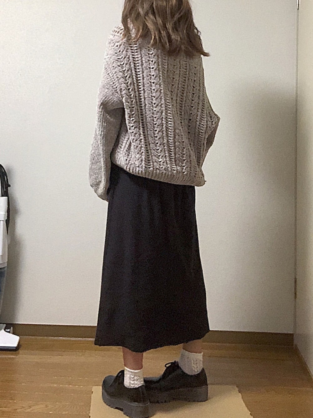 「カーディガン、秋コーデ、w closet、LOWRYS FARM、低身長」｜「w closetのケーブル編みモールカーディガン_（カーディガン/ボレロ、グレー系）」を使った、hannaさん（レディース・154cm）の秋コーディネートの1枚目の写真