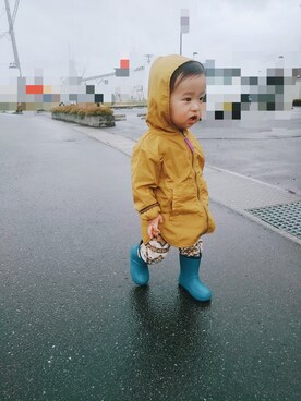 「アイテム（レインシューズ、ブルー系）」を使った、エータさん（レディース・161cm）の春コーディネート