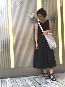 「UNIQLO（ユニクロ）のUVカットリブノースリーブセーター（ニット/セーター）」を使った、マコさん（レディース・163cm）の夏コーディネート