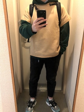 「アイテム（パーカー、グリーン系）」を使った、tAKEHIrOさん（メンズ・172cm）の冬コーディネート