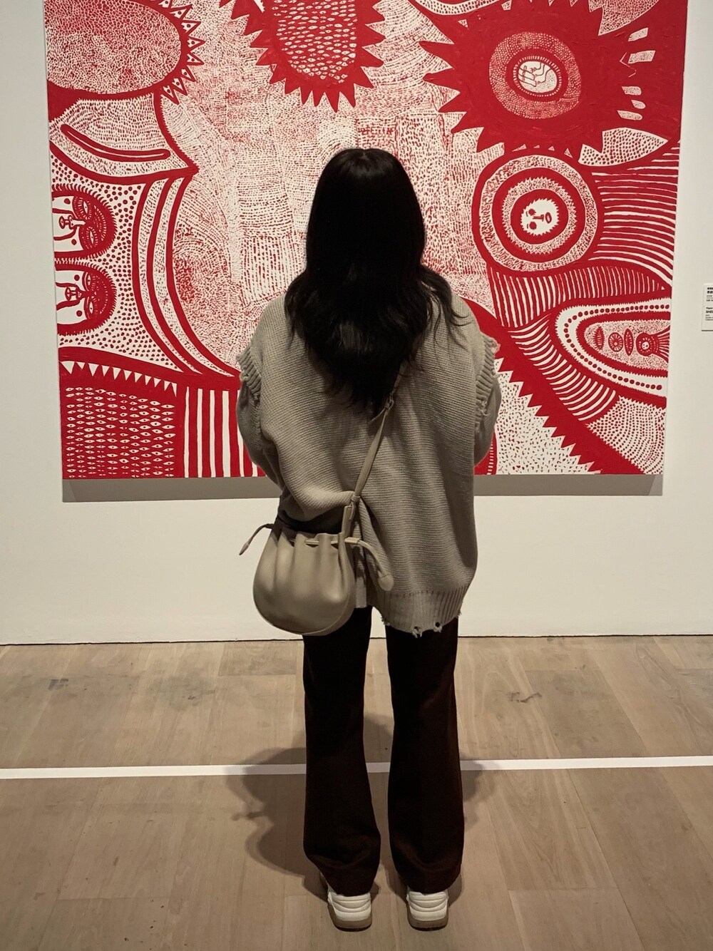 「ラフ、ベージュコーデ、ベージュ、美術館コーデ、秋のコーデ」｜「RETRO GIRLのアイテム（ニット/セーター、ベージュ系）」を使った、r i i さん（レディース・153cm）の秋コーディネートの1枚目の写真