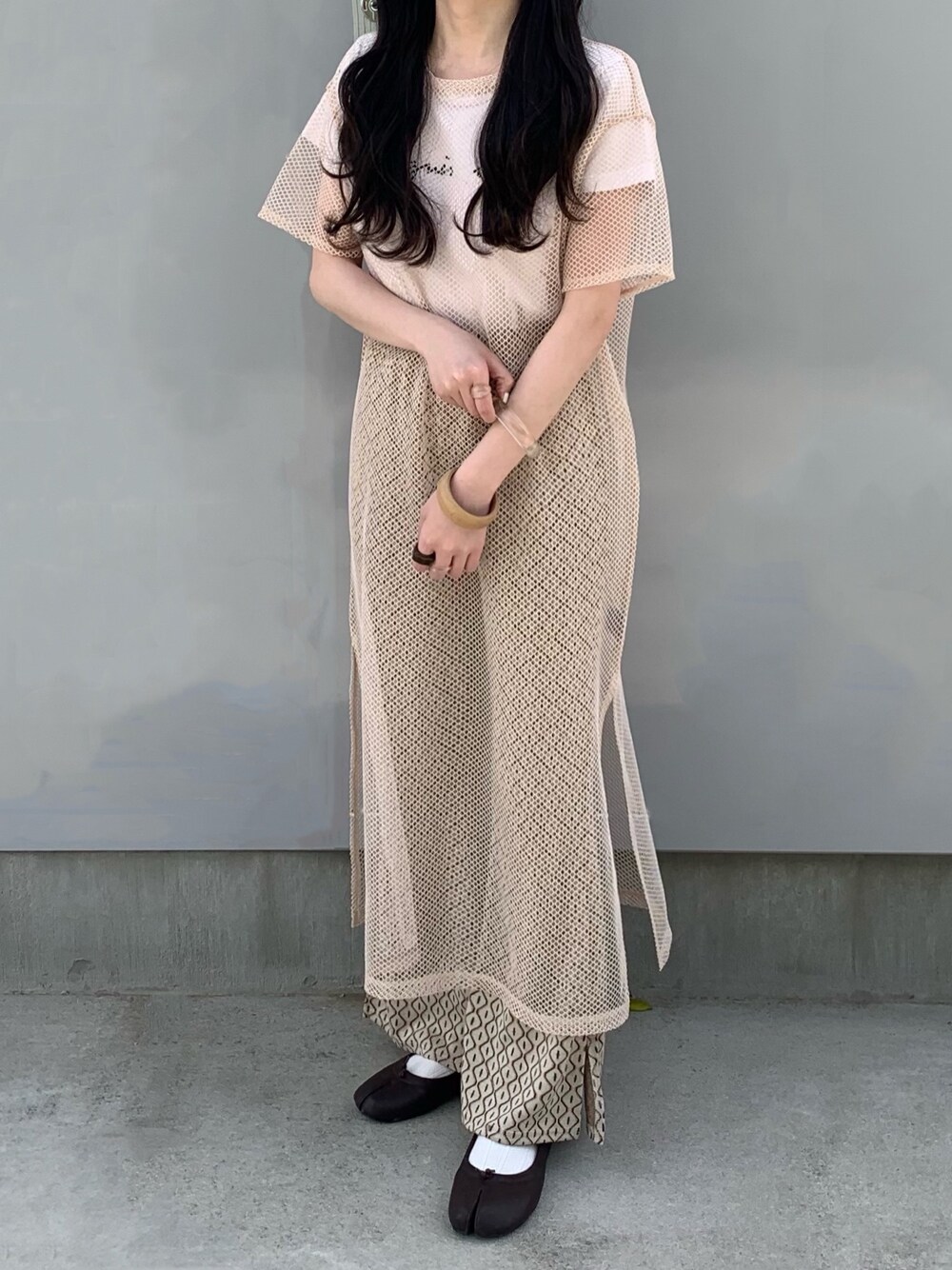 「休日コーデ、シンプル、淡色コーデ、淡色女子、ootd」｜「しまむらのアイテム（パンツ、ベージュ系）」を使った、r i i さん（レディース・153cm）の春コーディネートの1枚目の写真