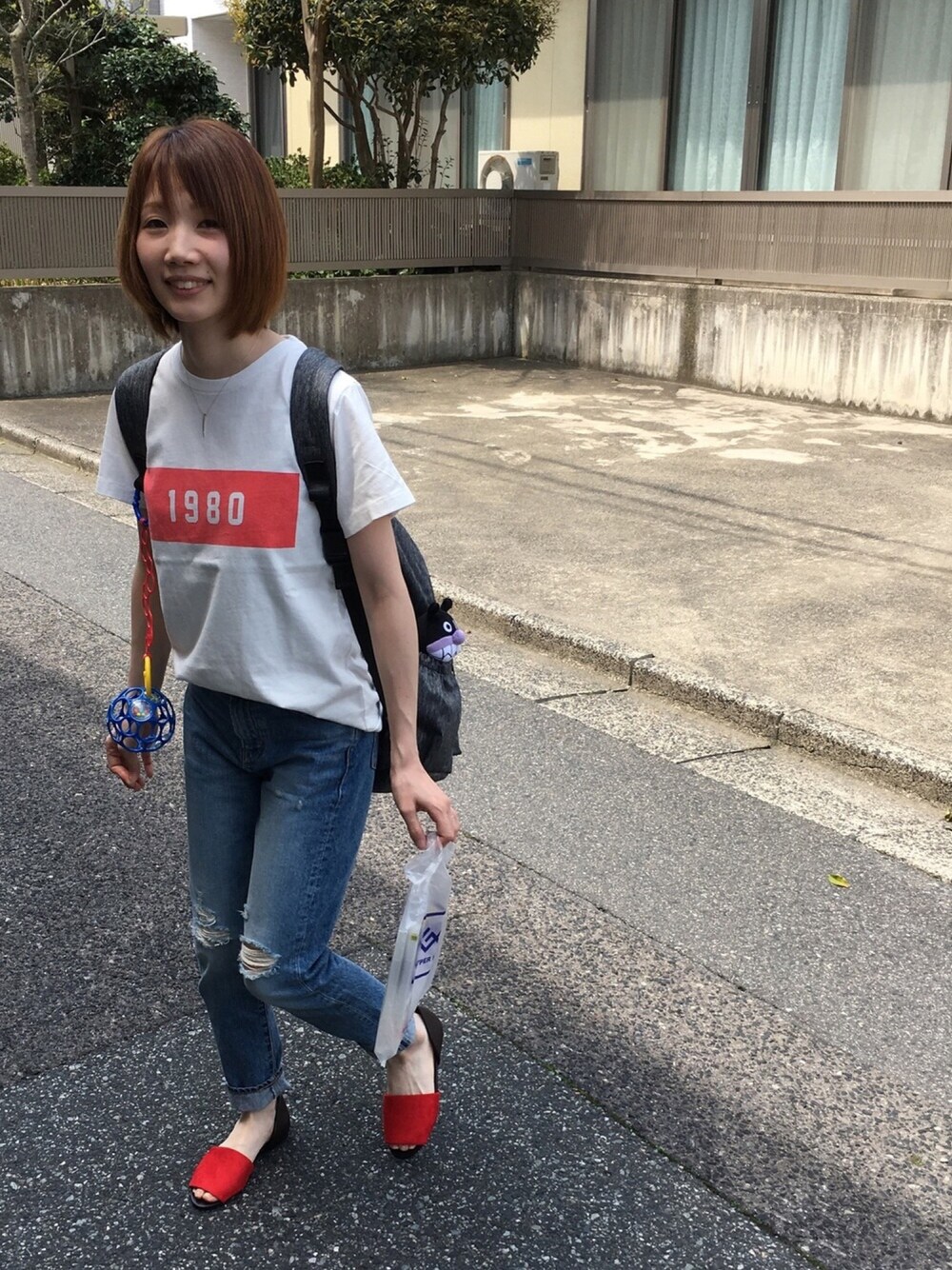 「ママコーデ、ママファッション、ママコーディネート、ママ、半袖デビュー、ドラフトアングリッド」｜「TODAYFULの1980 Tシャツ（Tシャツ/カットソー、ホワイト系）」を使った、☺︎723さん（レディース・156cm）の春コーディネートの1枚目の写真
