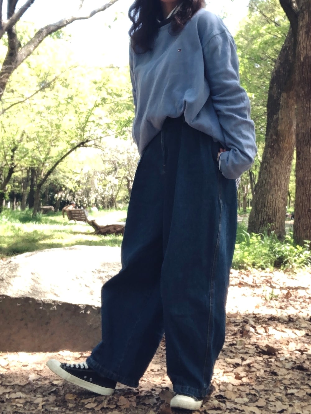 「春、パンツスタイル、青、デニム、ワントーンコーデ、プチプラコーデ、ootd、outfit」｜「niko and...のバルーンタックデニムパンツ（デニムパンツ、ブルー系）」を使った、fuuさん（レディース・160cm）の春コーディネートの1枚目の写真