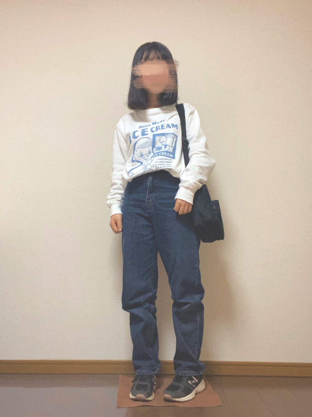 「カジュアル、低身長、シンプルコーデ」｜「WEGOのWEGO/レトログラフィックプルオーバー（スウェット、ホワイト系）」を使った、のんさん（レディース・151cm）の春コーディネートの1枚目の写真