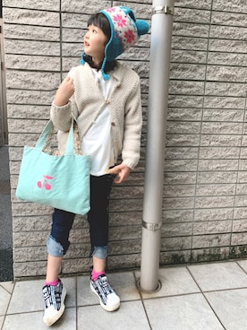 「ニットカーディガン」｜🎼めろでぃーちゃん🎶♬さん（キッズ・121cm）の秋コーディネート