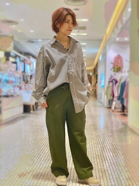 「Rie Miller（リエミラー）のアイテム（カーゴパンツ）」を使った、TOTO_fredyさん（レディース・164cm）の春コーディネート