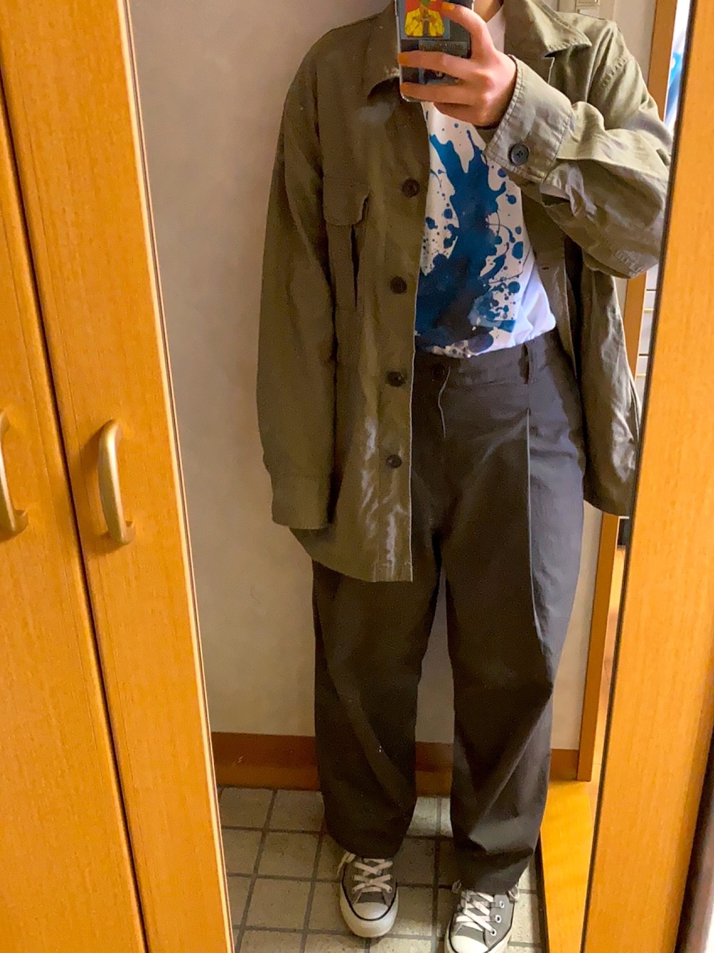 「UNIQLOのアイテム（シャツ/ブラウス、グリーン系）」を使った、みやもーさん（レディース・152cm）の春コーディネートの1枚目の写真