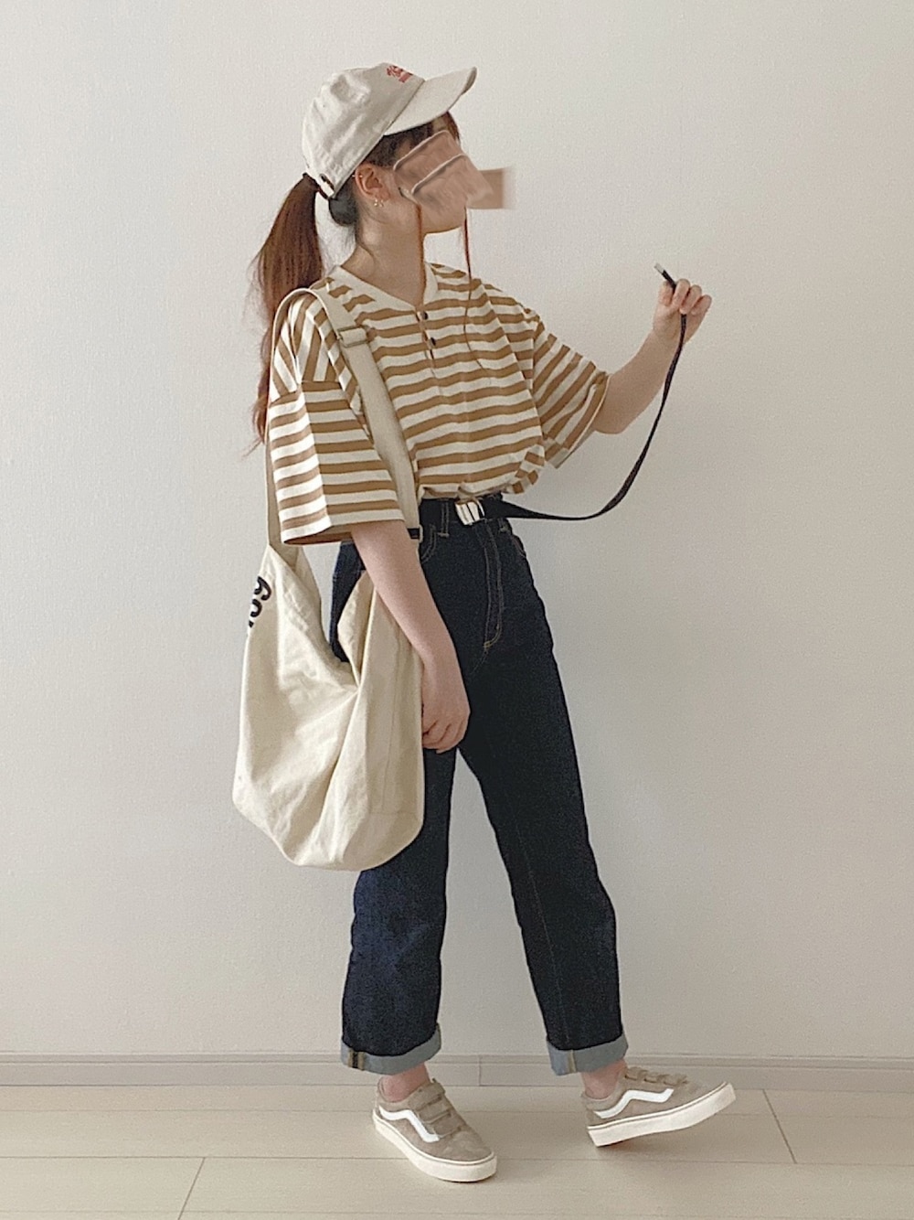 「楽チンコーデ、デニム、ボーダー、デニムパンツ、スニーカー、カジュアル、キャップ、VANS、ゆるコーデ、オーバーサイズ」｜「COLONY 2139のCOLONY 2139 ロゴ入りコットンワンショルダーバッグ（ショルダーバッグ、ホワイト系）」を使った、ゆっきさん（レディース・162cm）の夏コーディネートの1枚目の写真