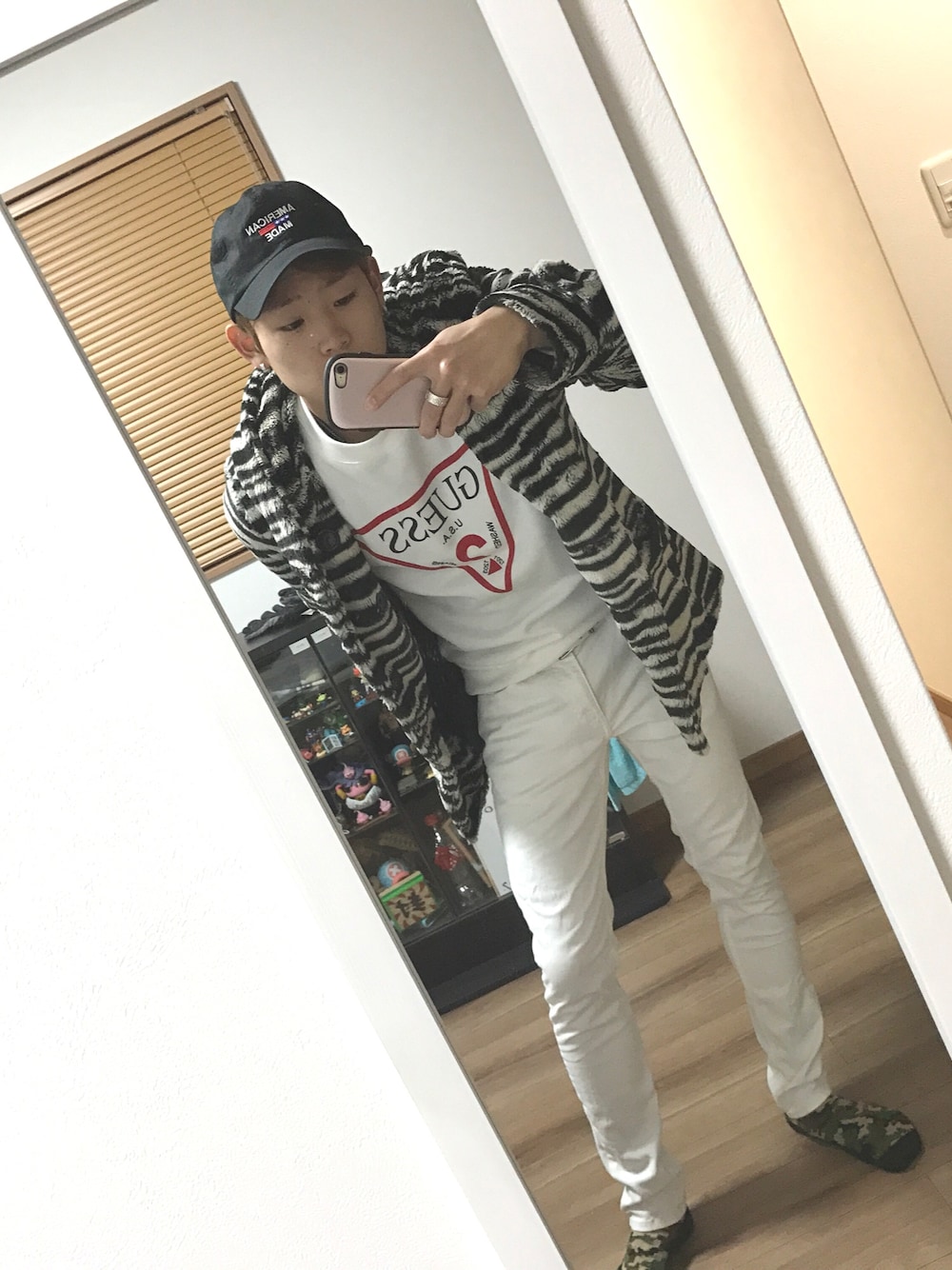 「JOYRICHのアイテム（ダッフルコート、ホワイト系）」を使った、むらやまЯёоさん（メンズ・173cm）の冬コーディネートの1枚目の写真