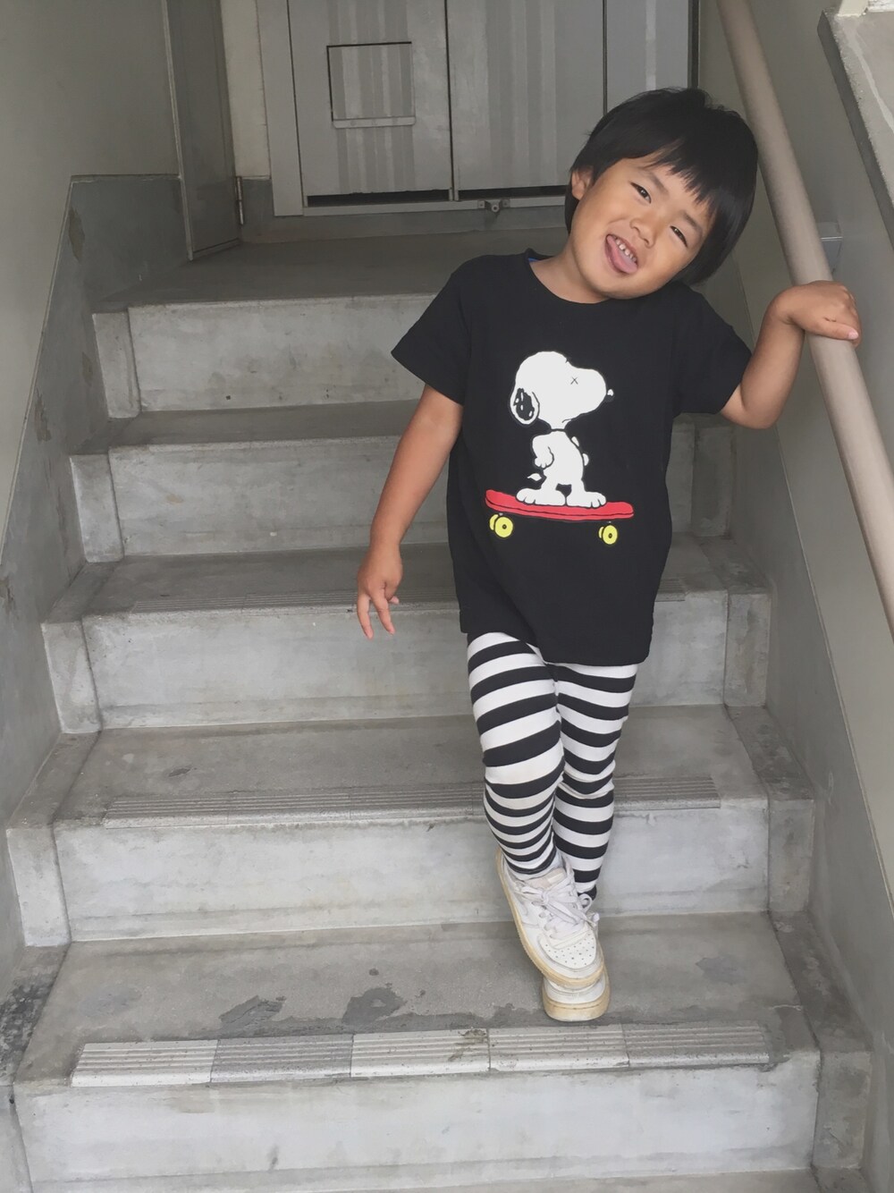 「キッズコーデ、男の子、年少さん、たいちコーデ、UNIQLO」｜「UNIQLOのアイテム（Tシャツ/カットソー、ブラック系）」を使った、yu___☺︎さん（キッズ・100cm）の夏コーディネートの1枚目の写真