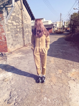 「アイテム（つなぎ/オールインワン、ベージュ系）」を使った、Yonaさん（レディース・151cm）の冬コーディネート