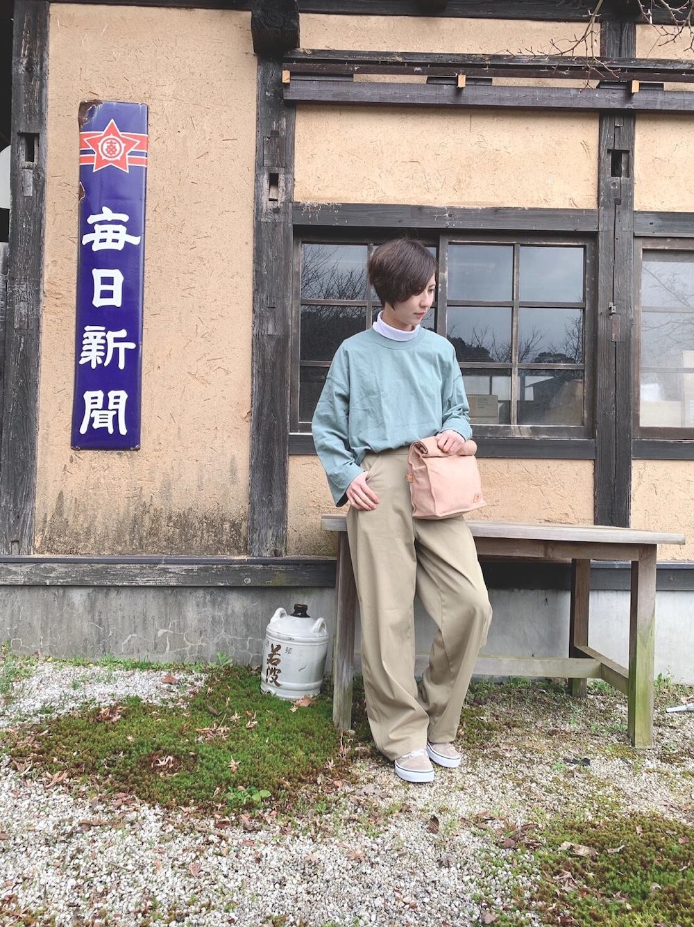 「カジュアルコーデ、UNIQLO、UNIQLO U、はるコーデ」｜「UNIQLOのスウェットモックネックロングシャツ（長袖）（Tシャツ/カットソー、グリーン系）」を使った、やましさん（レディース・168cm）の春コーディネートの1枚目の写真