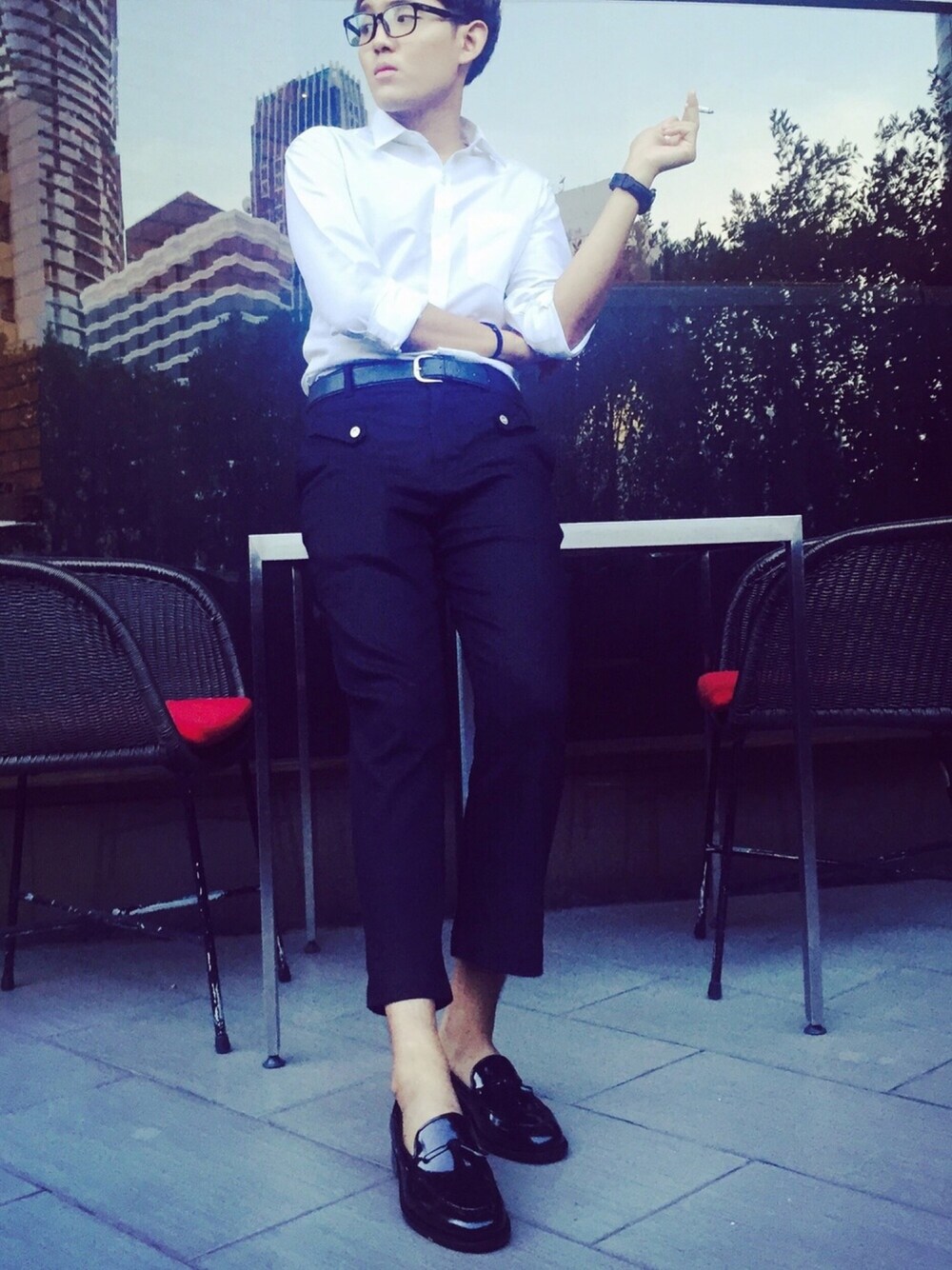 「natsumechi、otaku、otakufashion、Thailand、Thai、H&M、blacksmithmenswear、londonbrown」｜「London Brownのアイテム（ドレスシューズ、ブラック系）」を使った、Natsumeさん（メンズ・172cm）の春コーディネートの1枚目の写真
