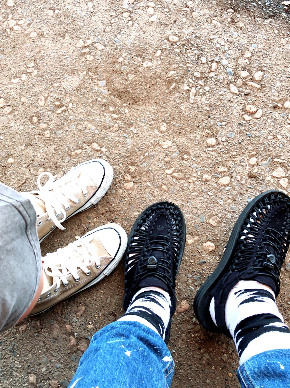 「コンバース、keen」｜「KEENのKEEN UNEEK (Black/Black)（サンダル、ブラック系）」を使った、shohei878さん（メンズ・166cm）の夏コーディネートの1枚目の写真