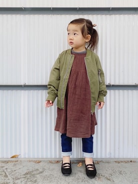 「バレエシューズ」｜「アイテム（MA-1）」を使った、Sakuiiさん（キッズ・100cm）の秋コーディネート