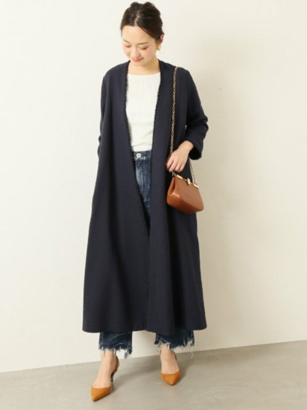 「デニム、ツイード、リブニット、チェーンバッグ、カットオフデニム、upper hights、BALDAN、VERMEIL par iena、ZANCHETTI」｜「VERMEIL par ienaのツイードVネックコート◆（その他アウター、ブルー系）」を使った、yukiさん（レディース・160cm）の春コーディネートの1枚目の写真