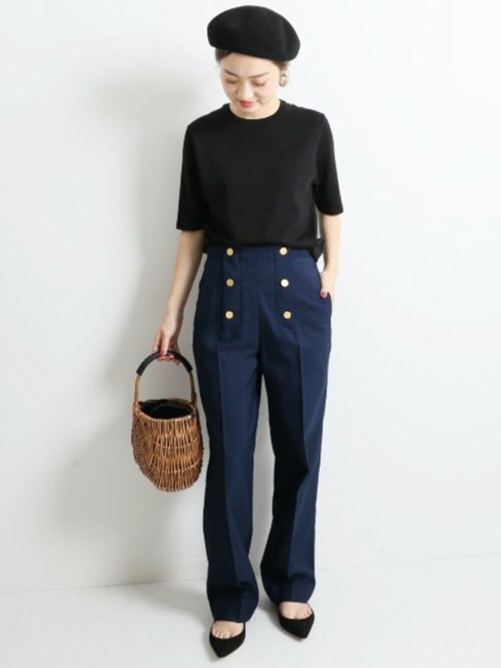 「ベレー帽、秋のコーデ、ハイウエストパンツ、かごバッグ、マリンパンツ、La Maison de lyllis、VERMEIL par iena」｜「VERMEIL par ienaのシルクエステルオックスマリンパンツ◆（その他パンツ、ブルー系）」を使った、yukiさん（レディース・160cm）の夏コーディネートの1枚目の写真
