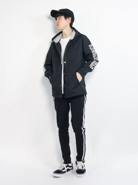 「アイテム（マウンテンパーカー）」を使った、Morikawa Yoshinoriさん（メンズ・176cm）の春コーディネート