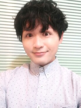 「zinif（ジニフ）のアイテム（トップス）」を使った、James laurentさん（メンズ・176cm）の春コーディネート